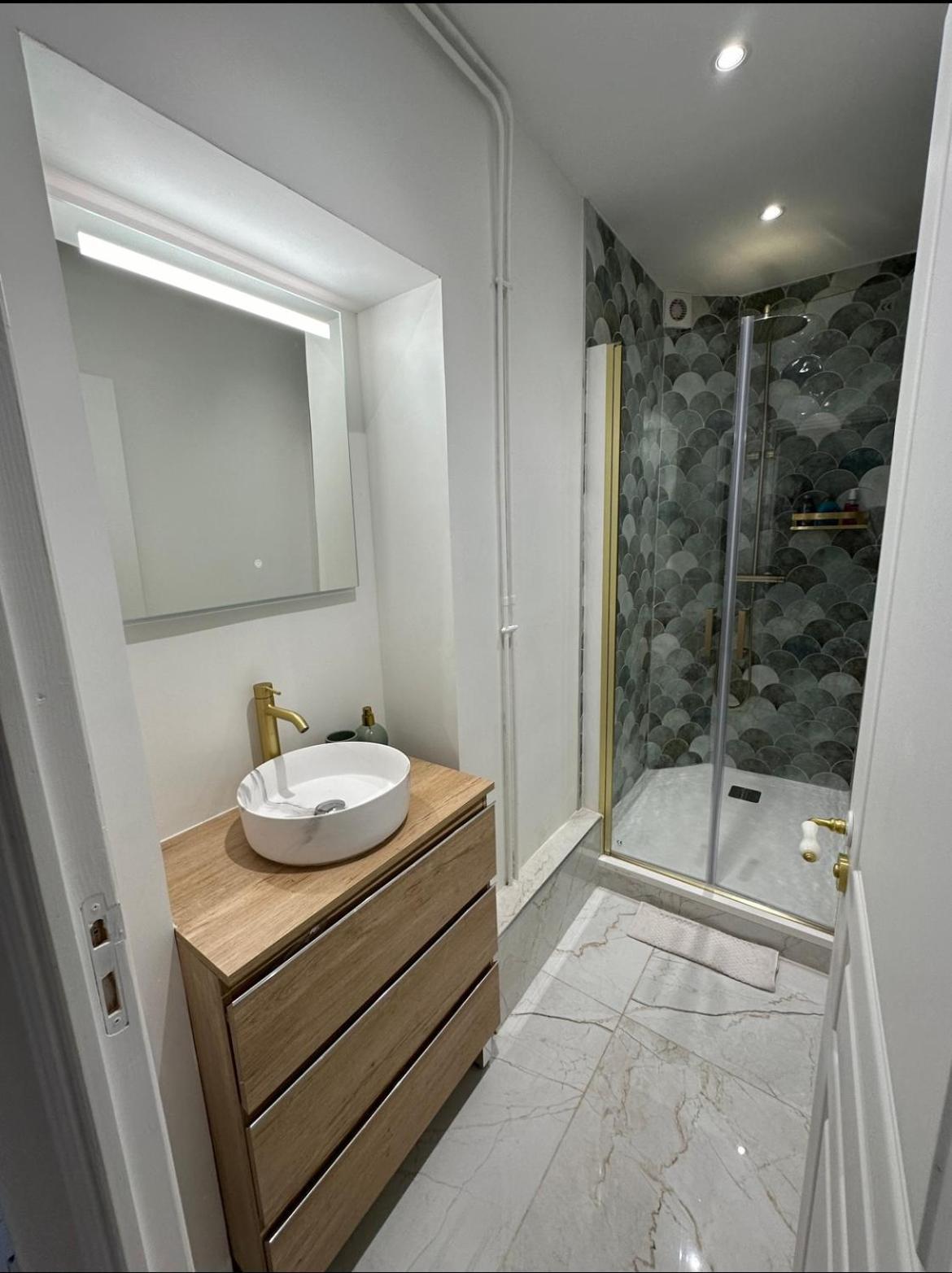 Appartamento Charming Parisian Flat Near Eiffel Tower *
