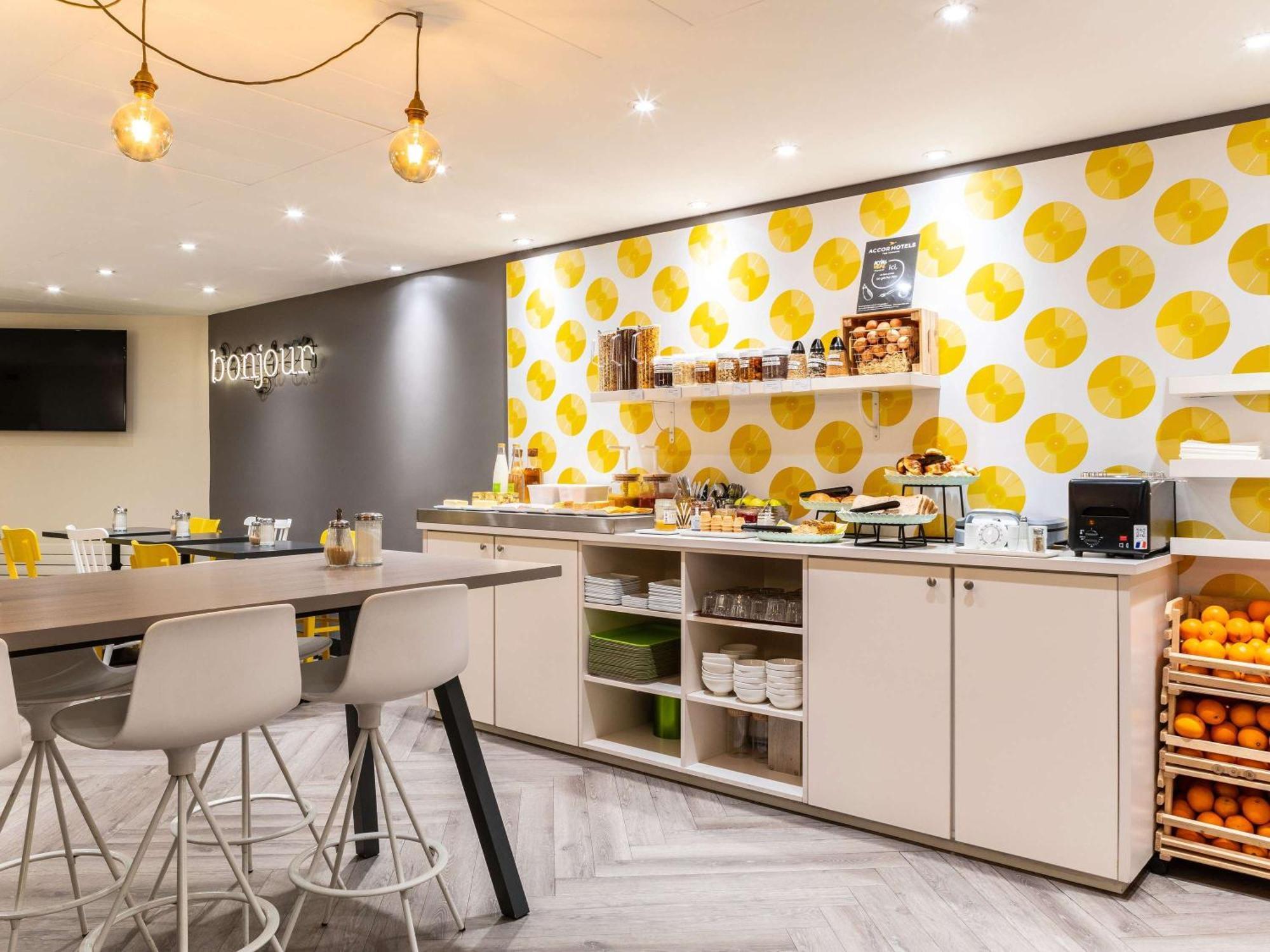 Ibis Styles 15 Lecourbe Hotel 3*