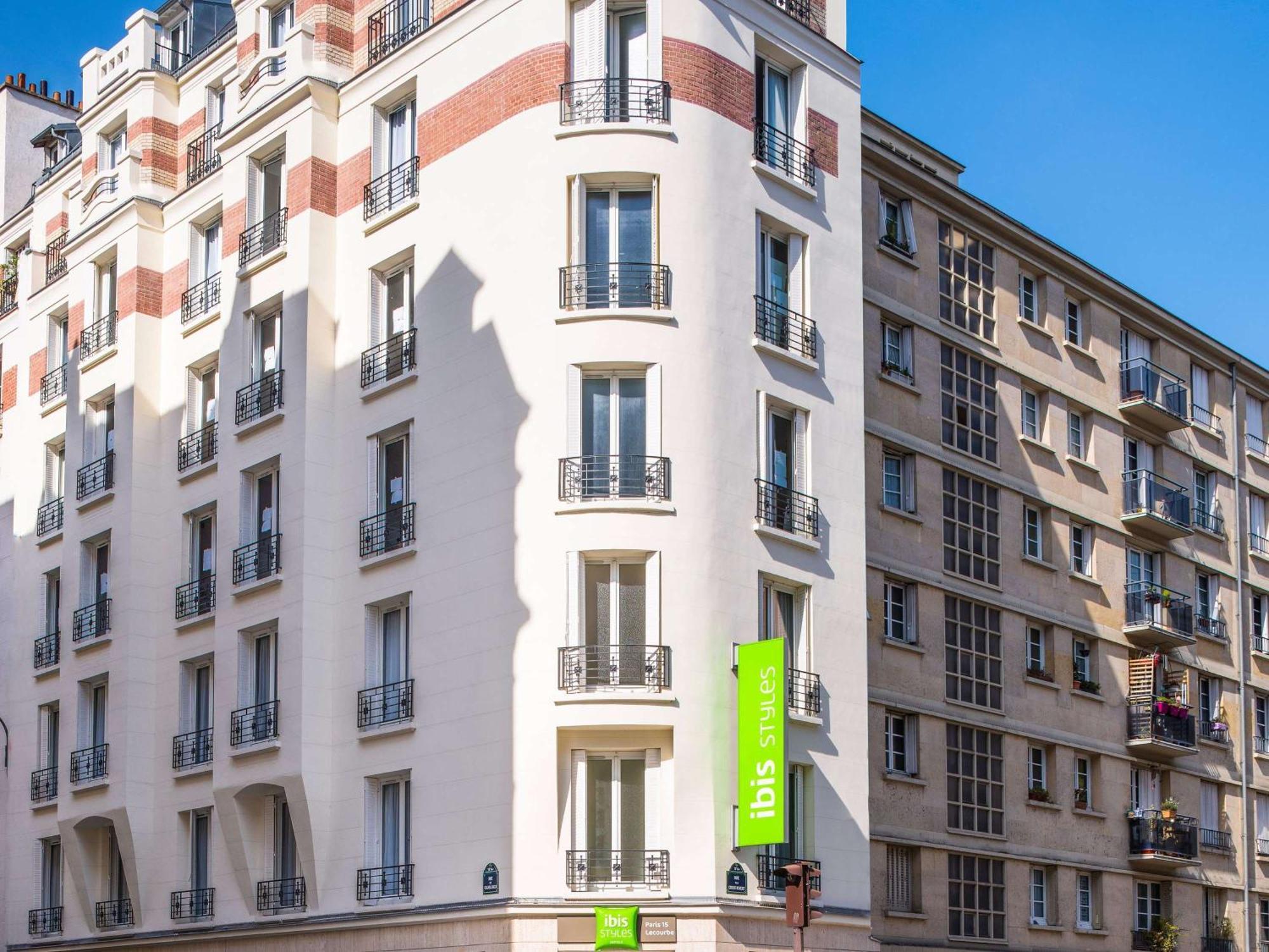 Ibis Styles 15 Lecourbe Hotel 3*