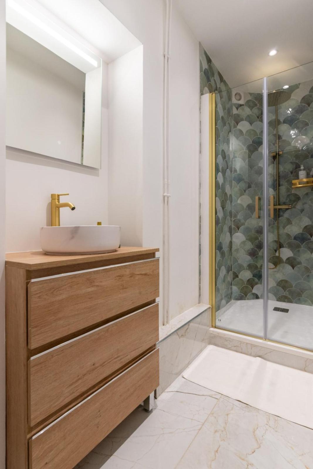 Charming Parisian Flat Near Eiffel Tower Appartamento