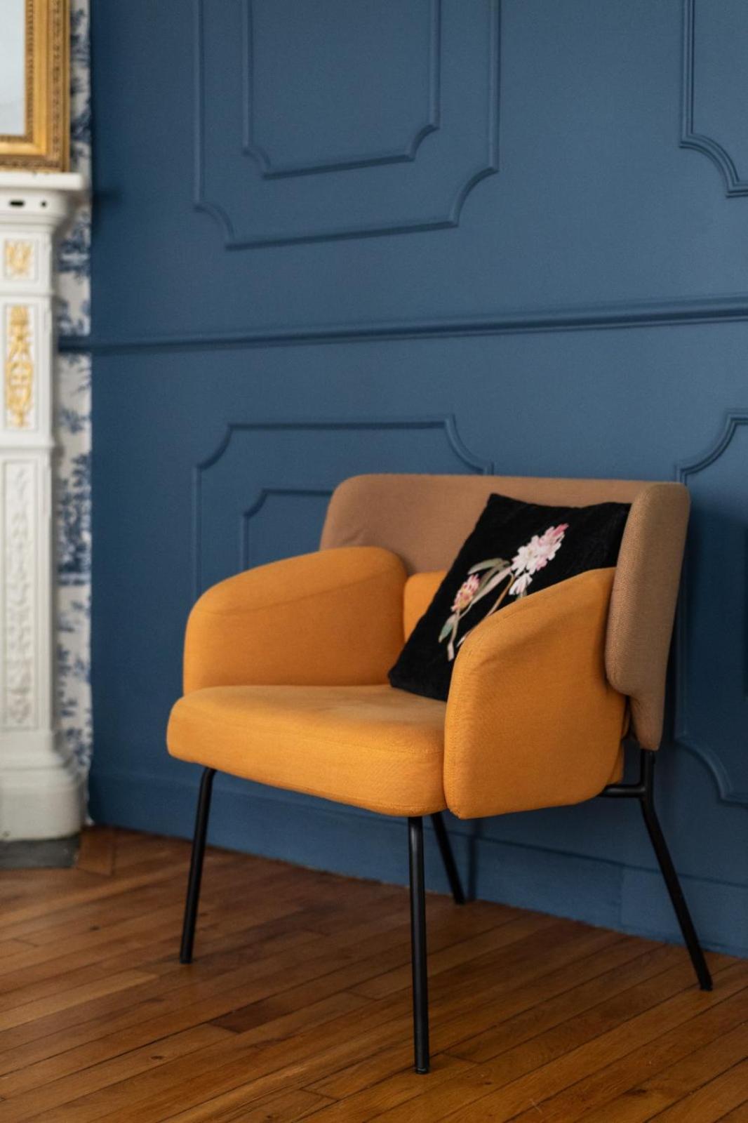 Charming Parisian Flat Near Eiffel Tower