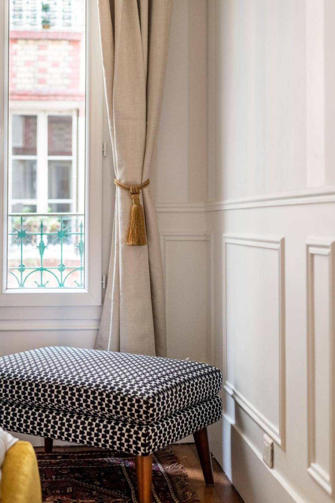 Charming Parisian Flat Near Eiffel Tower