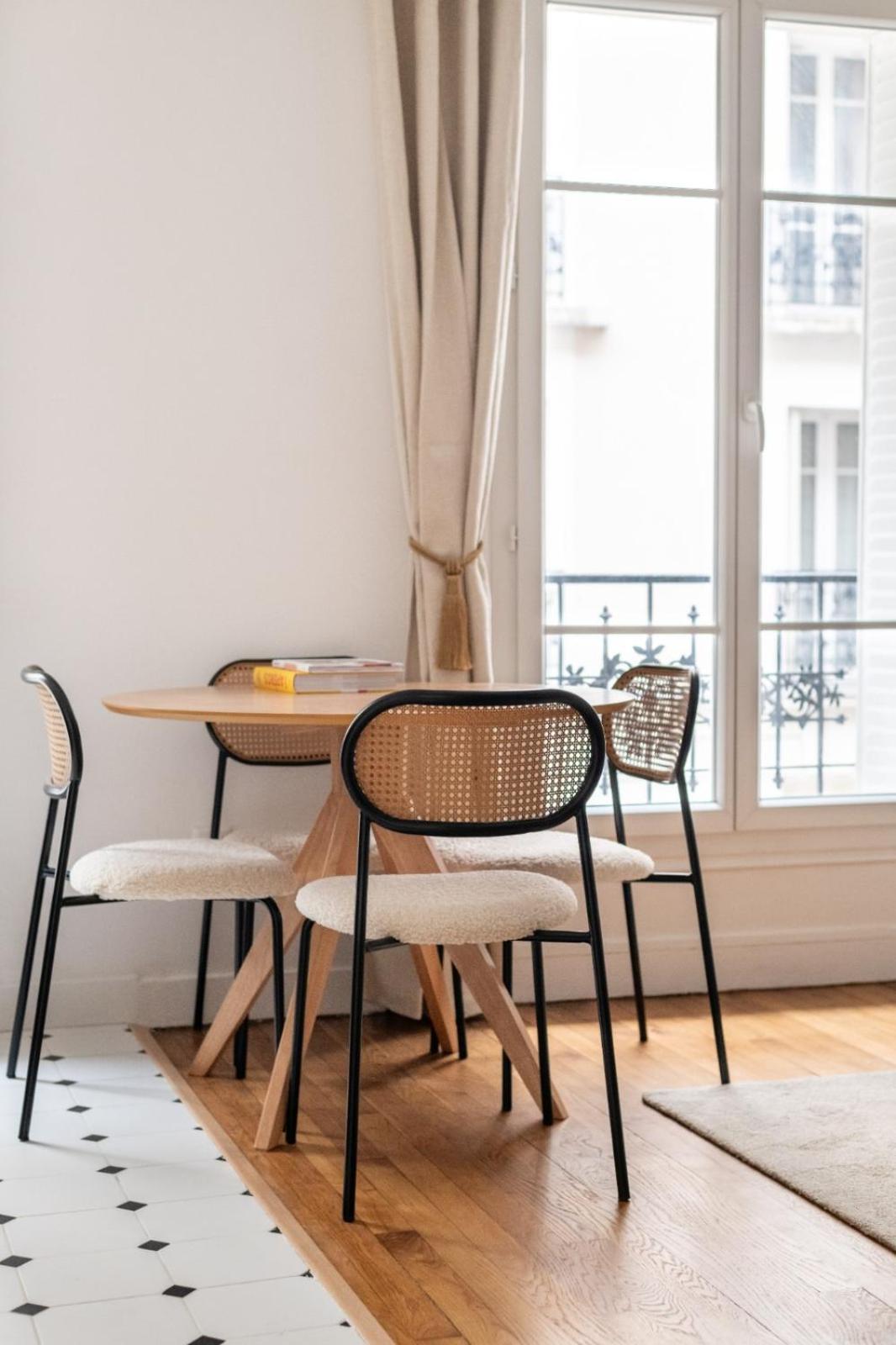 Appartamento Charming Parisian Flat Near Eiffel Tower *