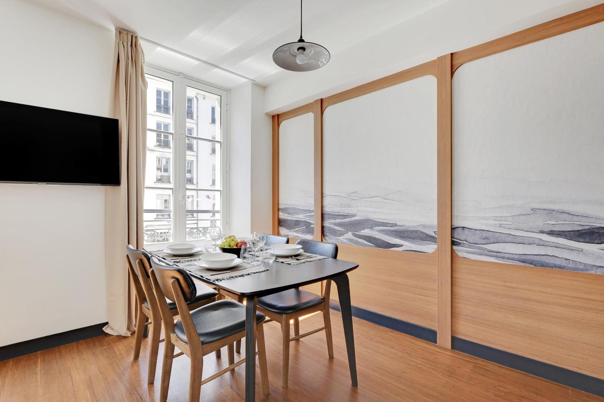 Sereners - Charming Serviced - Bastille Apartment *