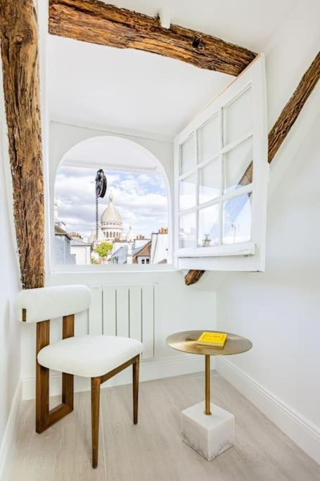 3 Bedrooms Sacree Coeur Place Du Tertre Montmartre Apartment Paris