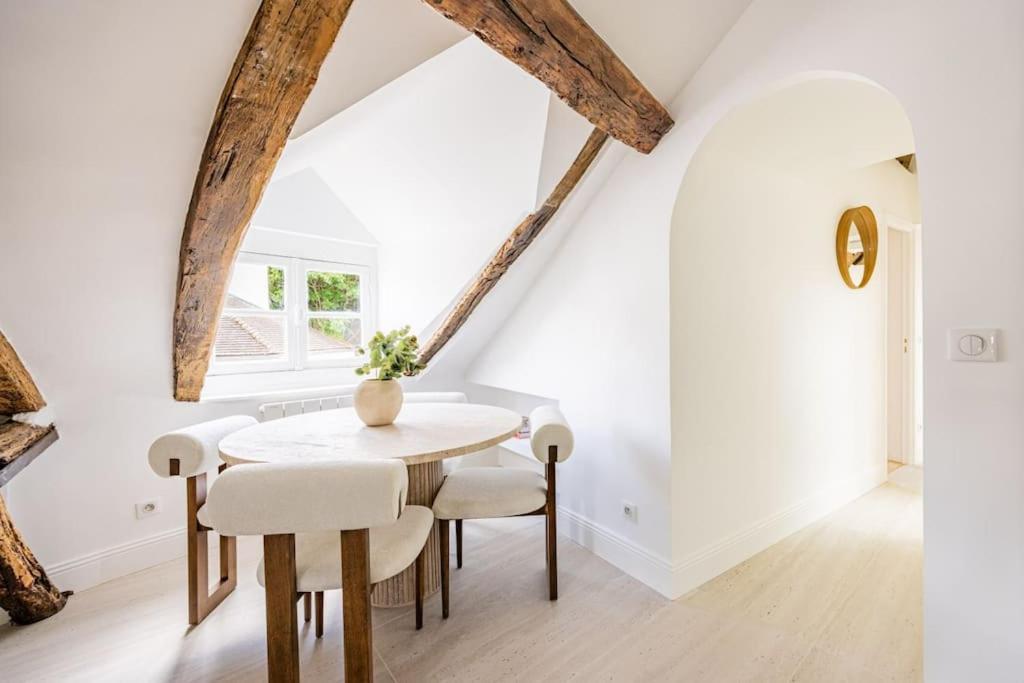3 Bedrooms Sacree Coeur Place Du Tertre Montmartre Paris