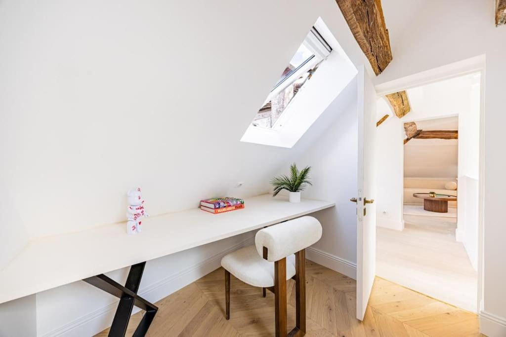 Apartment 3 Bedrooms Sacree Coeur Place Du Tertre Montmartre Paris