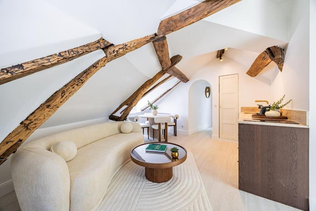 Apartment 3 Bedrooms Sacree Coeur Place Du Tertre Montmartre