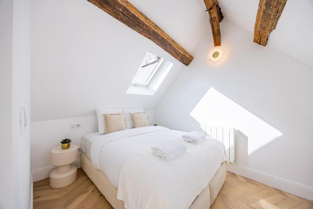 3 Bedrooms Sacree Coeur Place Du Tertre Montmartre