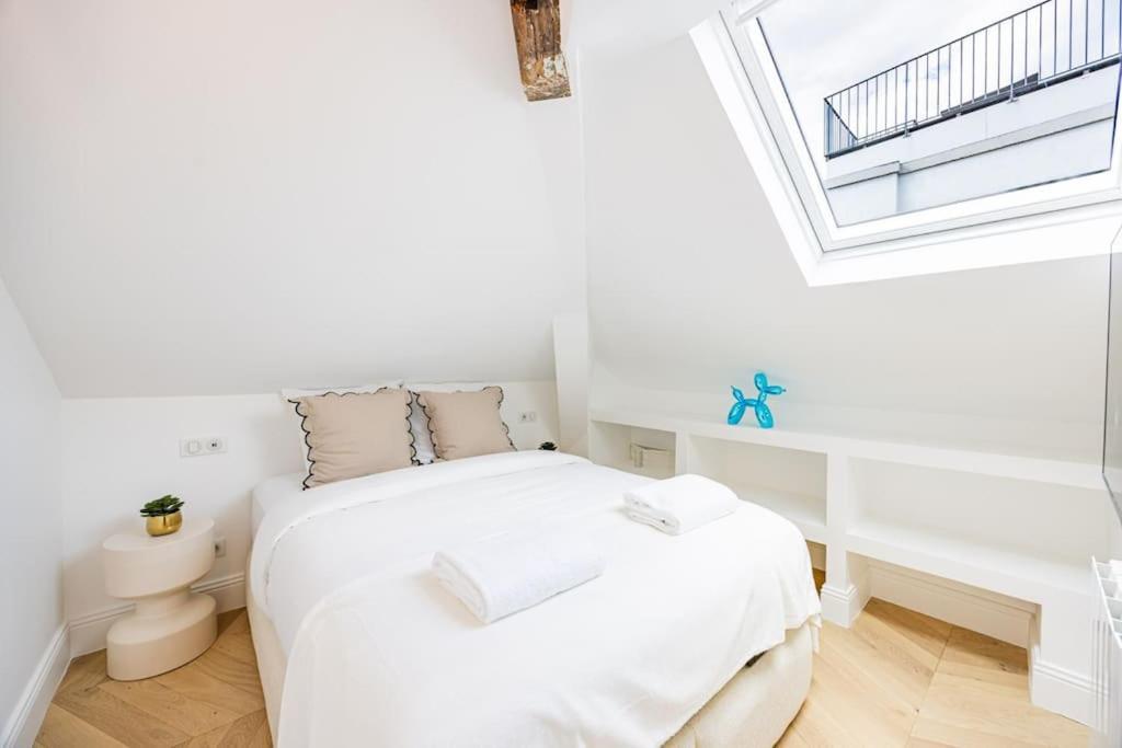 3 Bedrooms Sacree Coeur Place Du Tertre Montmartre *