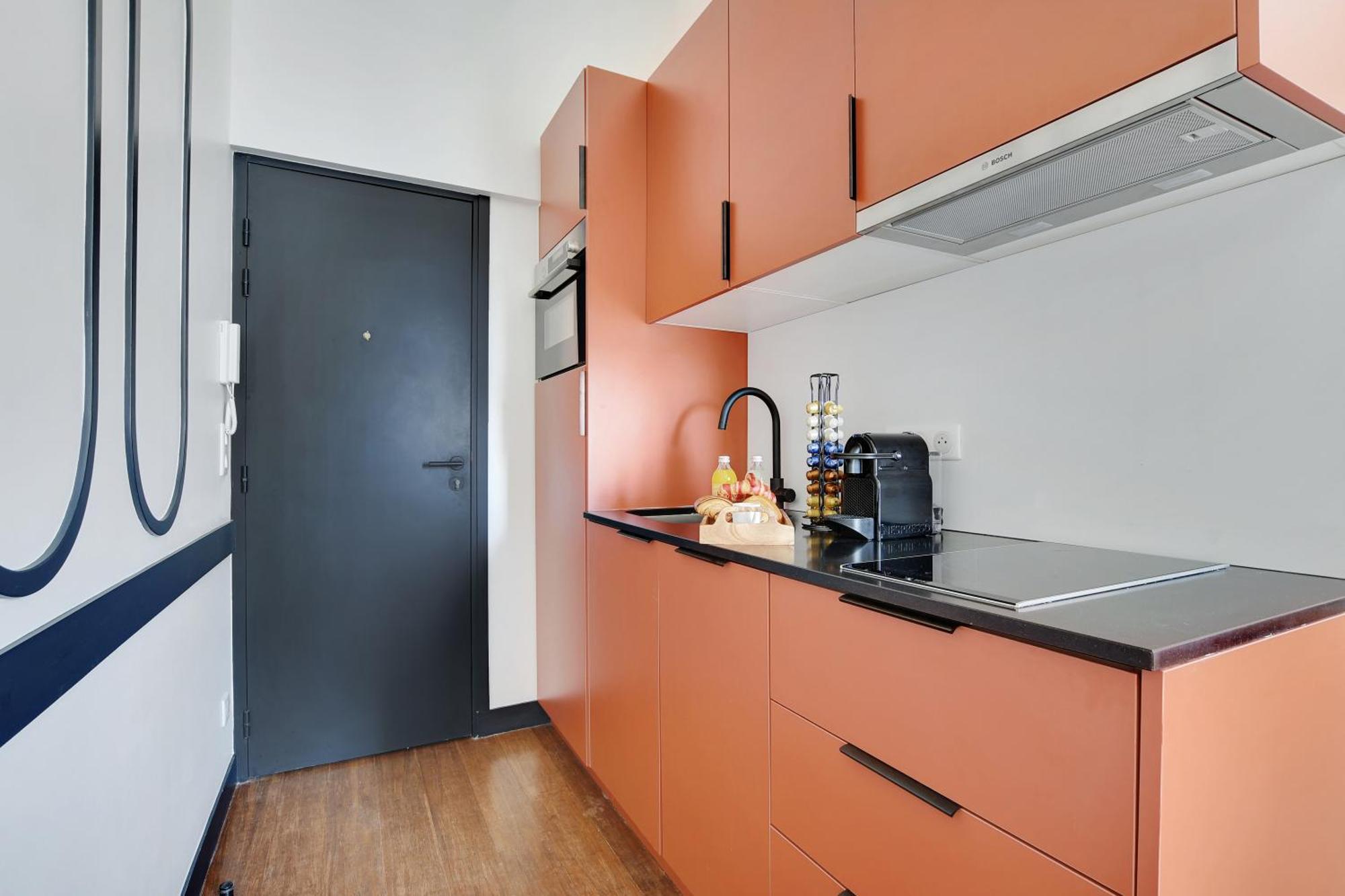 Sereners - Charming Serviced - Bastille Apartment