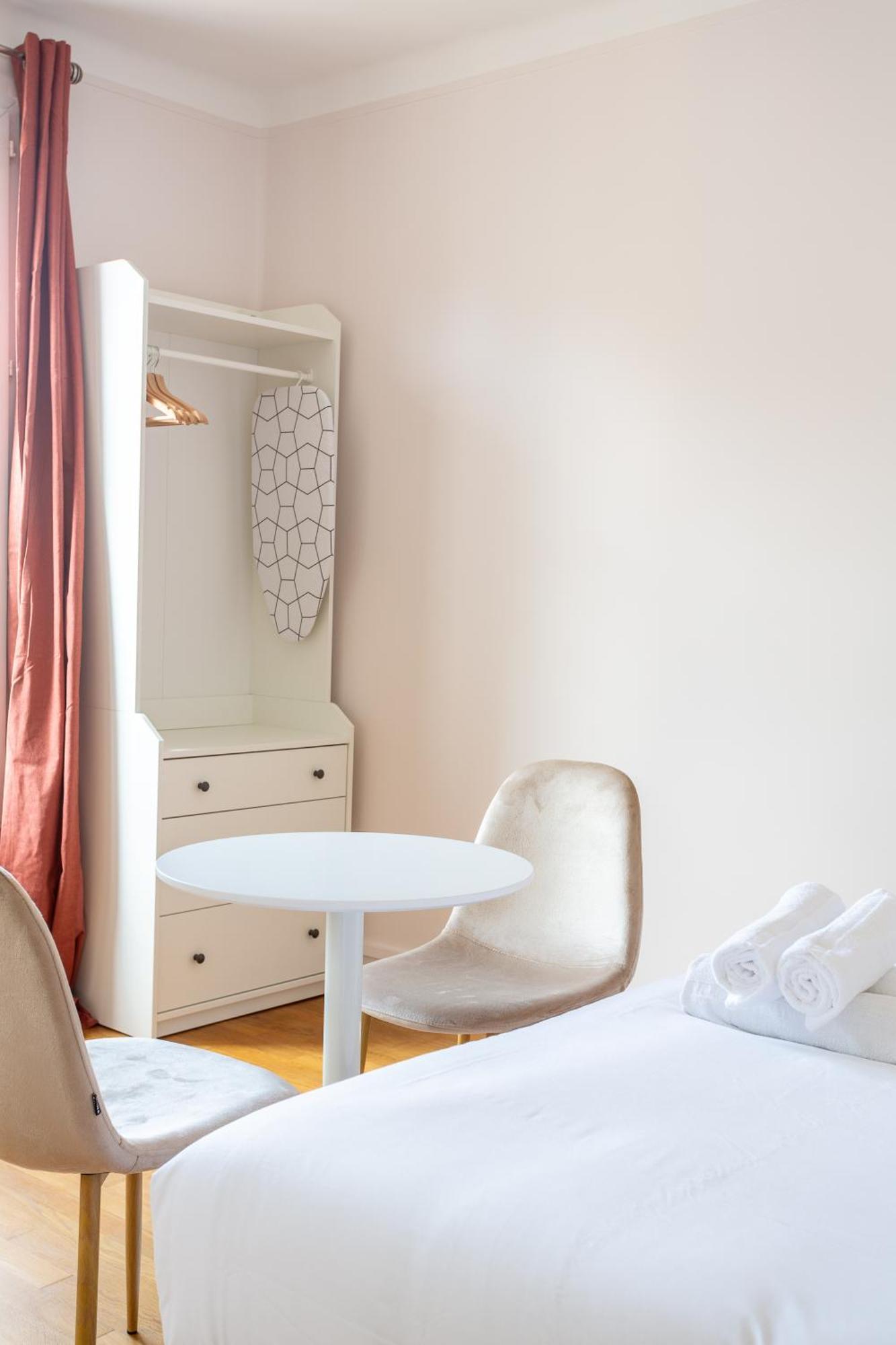 The Charming Republic Place * Parigi