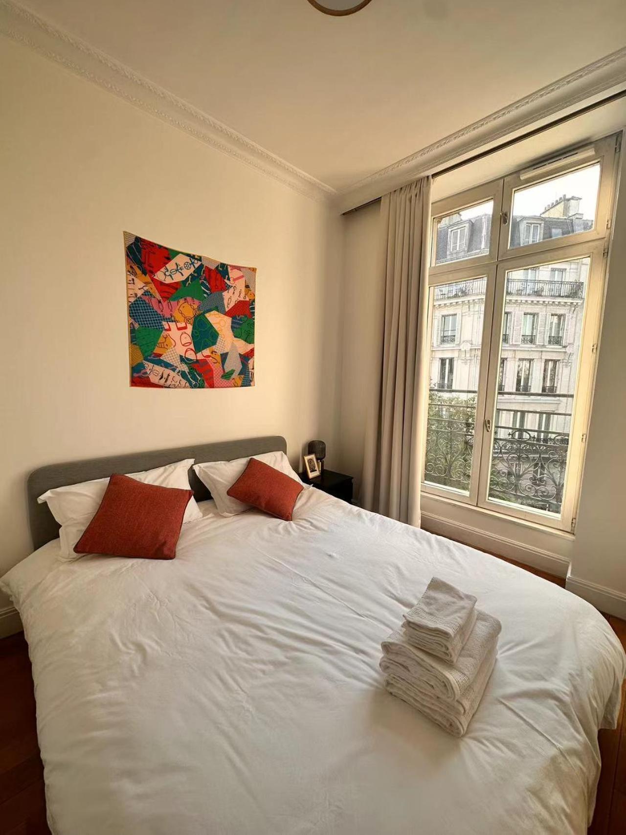 2 Bedrooms In Marais * Parigi