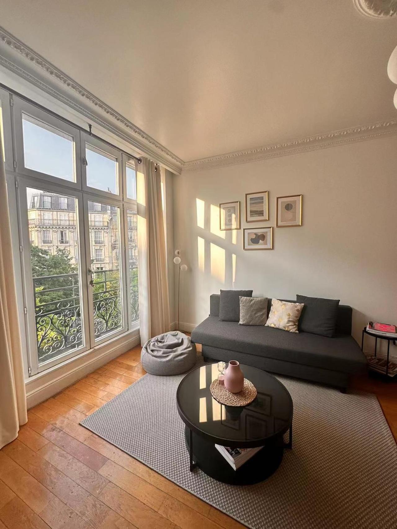 2 Bedrooms In Marais Appartamento