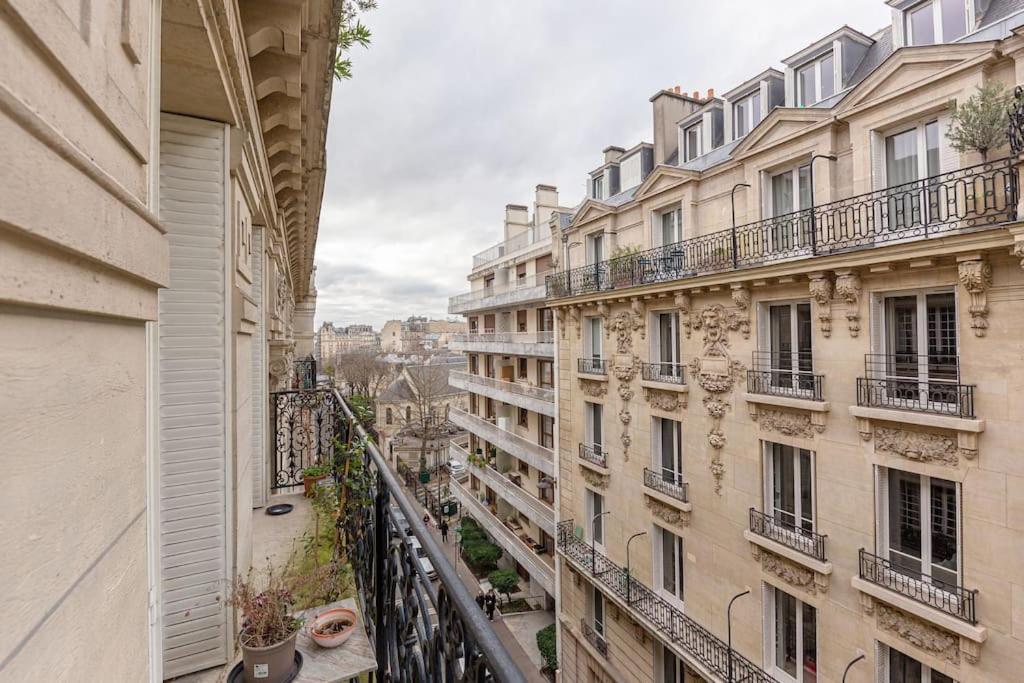 Appartamento Familial Proche Tour Eiffel Parigi