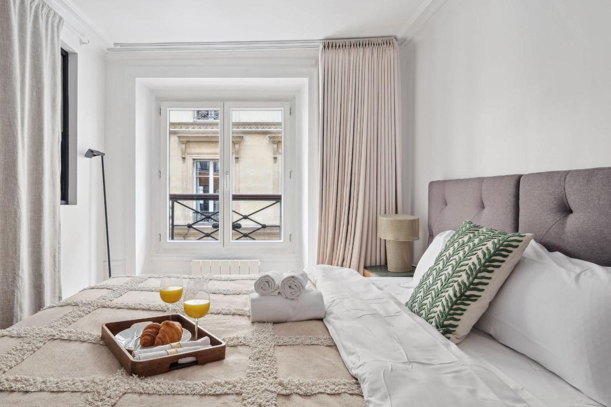 Jardin Des Tuileries & Louvre - Cityapartmentstay