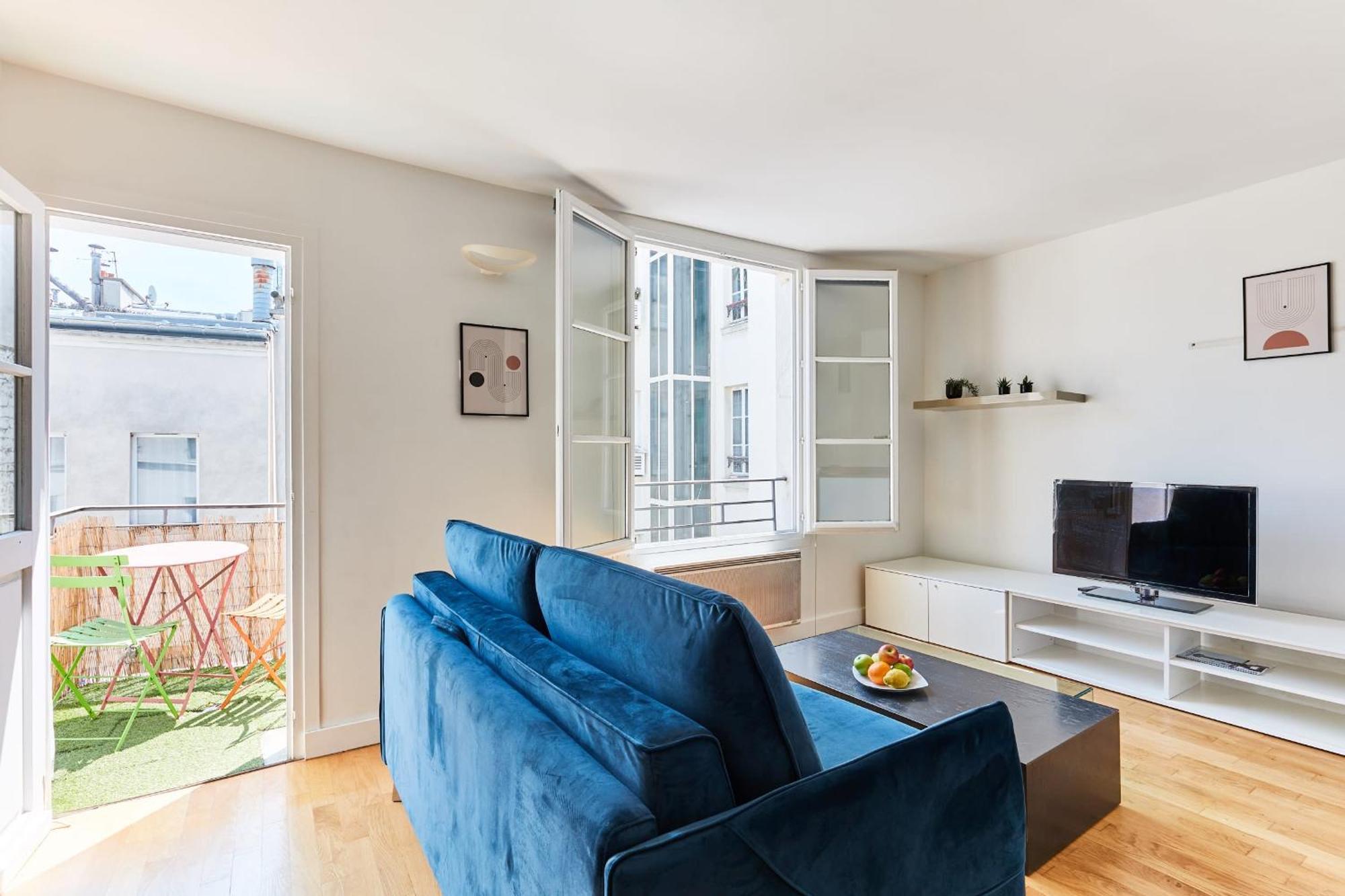 Latin Quarter - 1br With Balcony - Cityapartmentstay