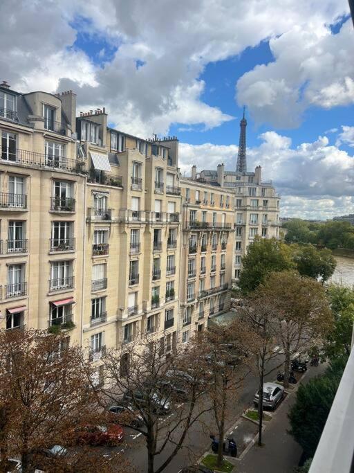 Avec Balcon Vue Tour Eiffel * Paris