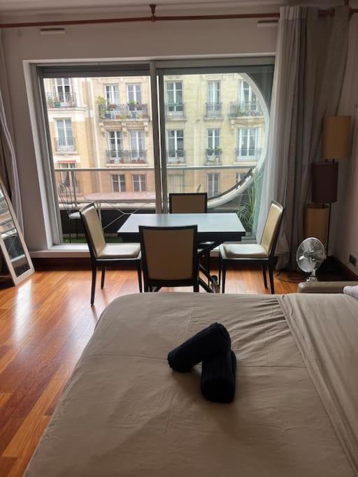 Apartment Avec Balcon Vue Tour Eiffel