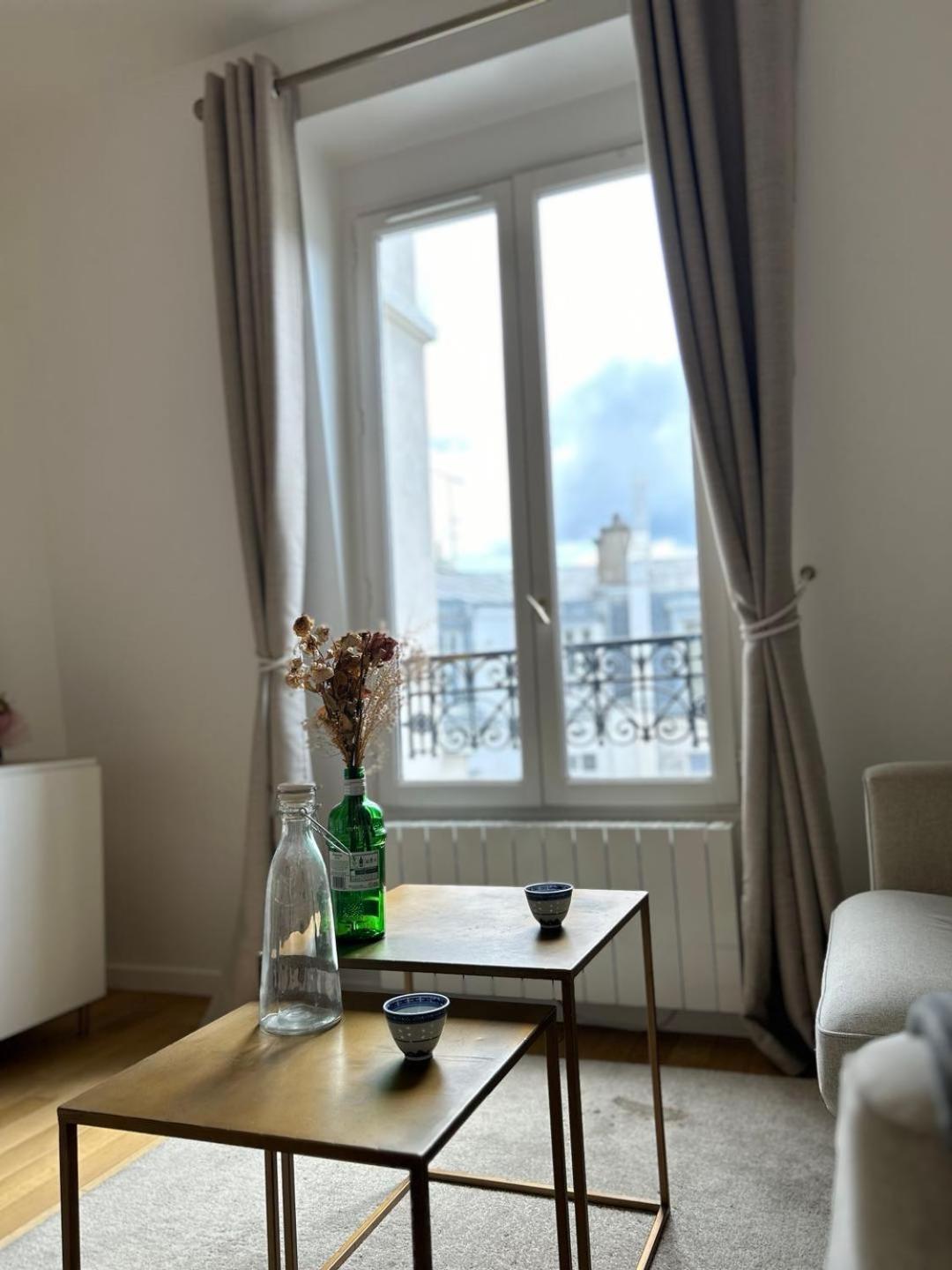 Spacious Near Eiffel Grenelle F2 * Parigi