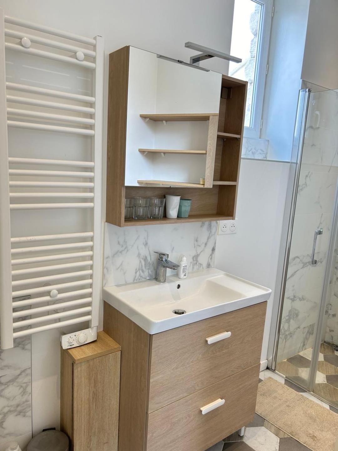 Spacious Near Eiffel Grenelle F2 * Parigi