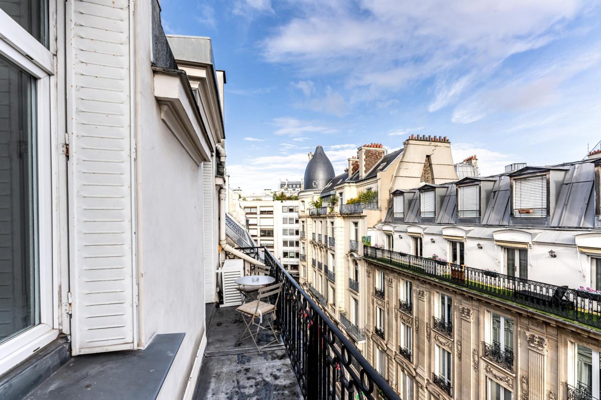 Apartment Champs Elysees Paris