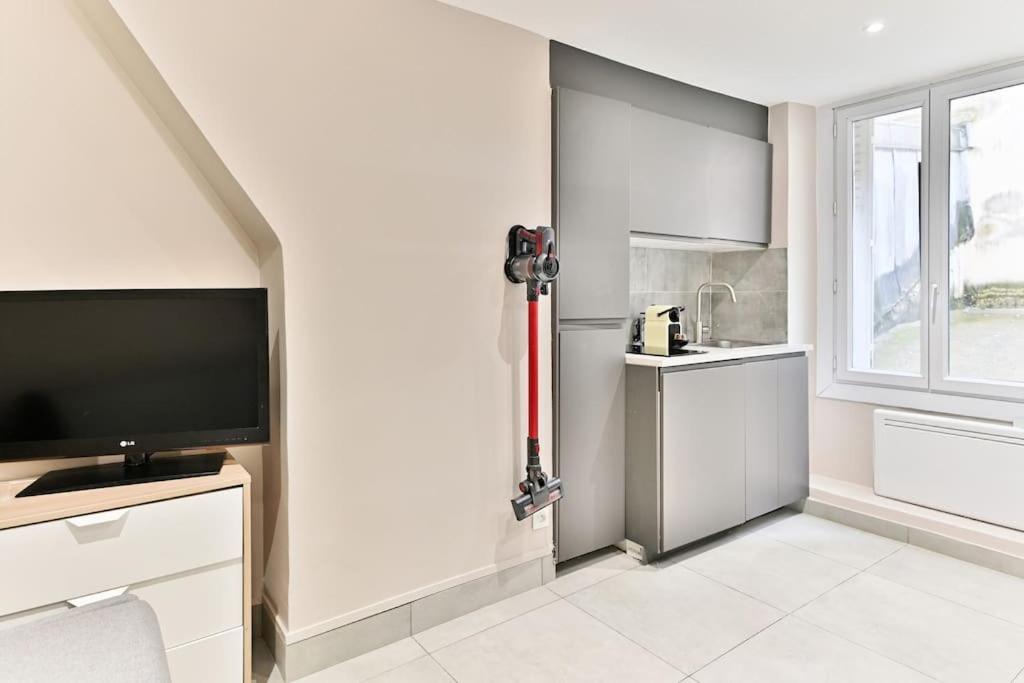 Appartamento Studio Confortable Au Coeur Du Quartier Sentier *