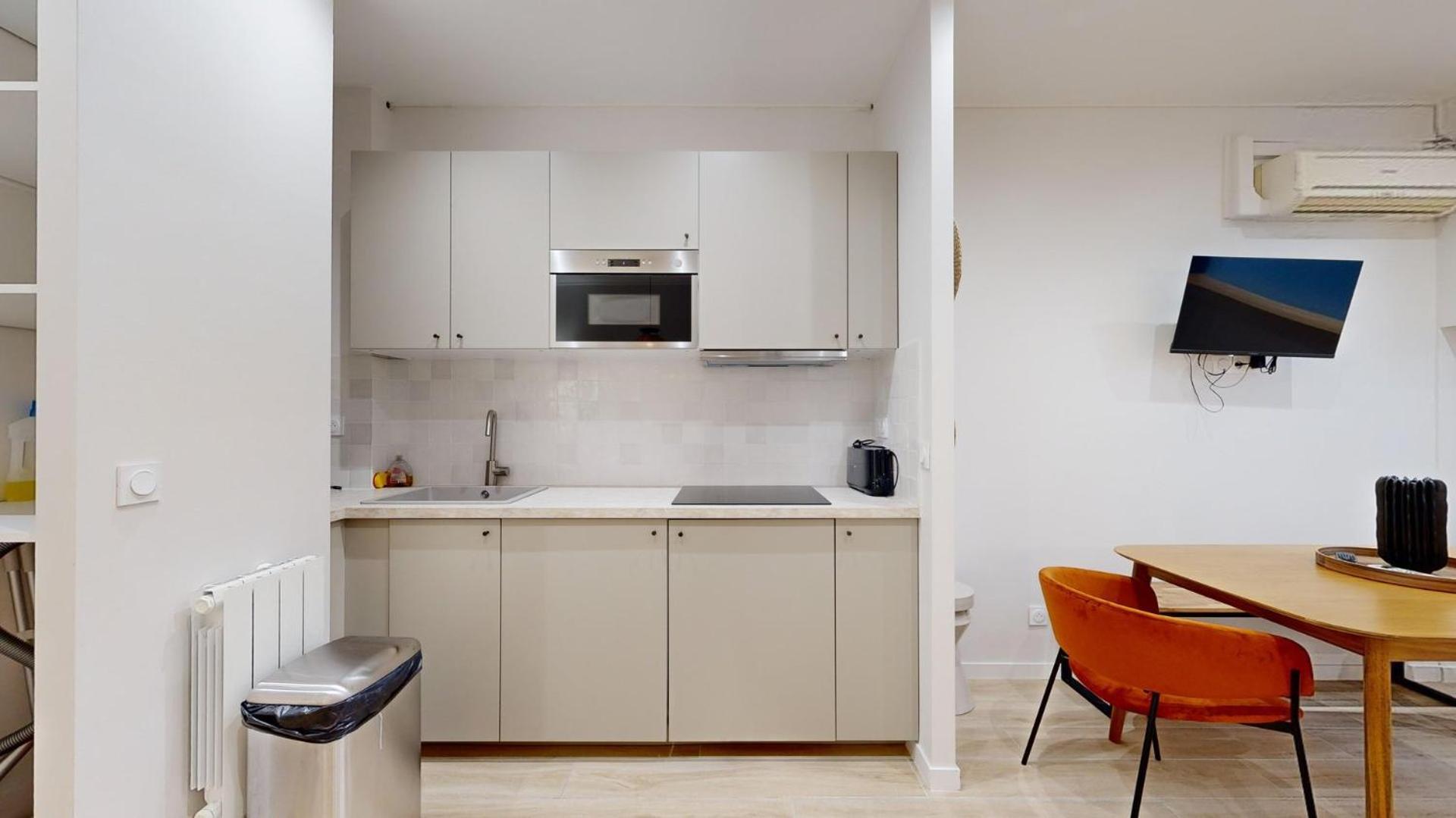 385 Princesse - Superbe A Apartment *