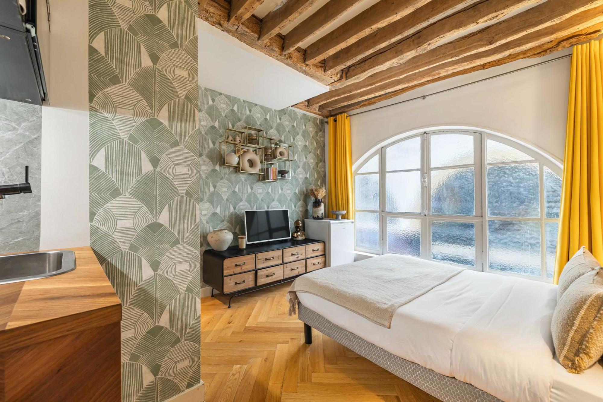 Superb Historical Next To Louvre And Opera Appartamento *