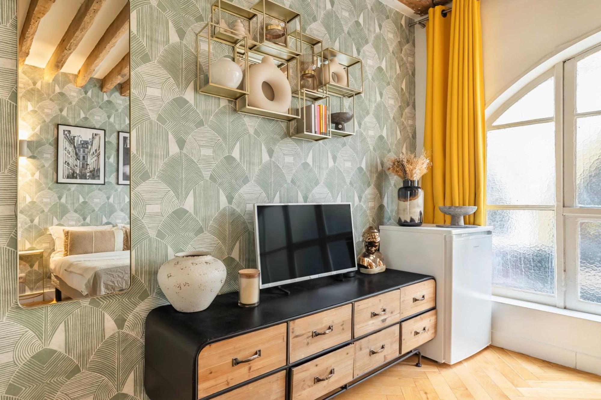 Superb Historical Next To Louvre And Opera Parigi