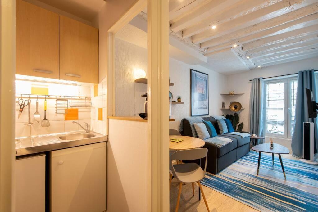 Near The Louvre, Amazing Location On The Most Prestigious Street Appartamento *