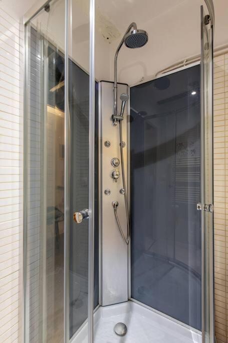 Near The Louvre, Amazing Location On The Most Prestigious Street Appartamento