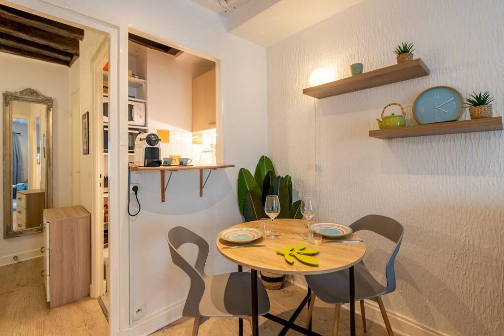 Near The Louvre, Amazing Location On The Most Prestigious Street Appartamento *