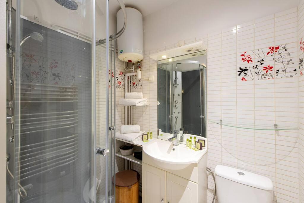 Near The Louvre, Amazing Location On The Most Prestigious Street Appartamento Parigi