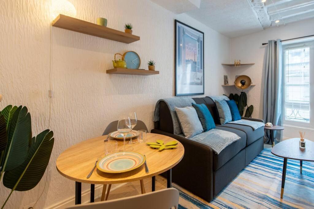 Near The Louvre, Amazing Location On The Most Prestigious Street Appartamento Parigi
