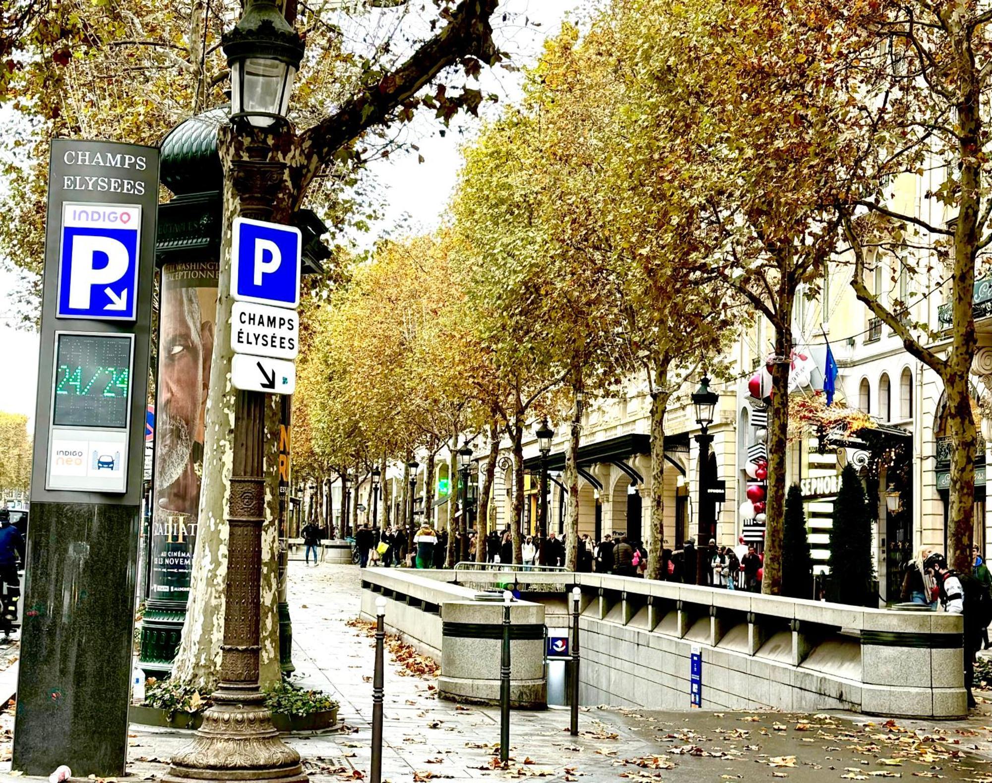 Champs Elysees *