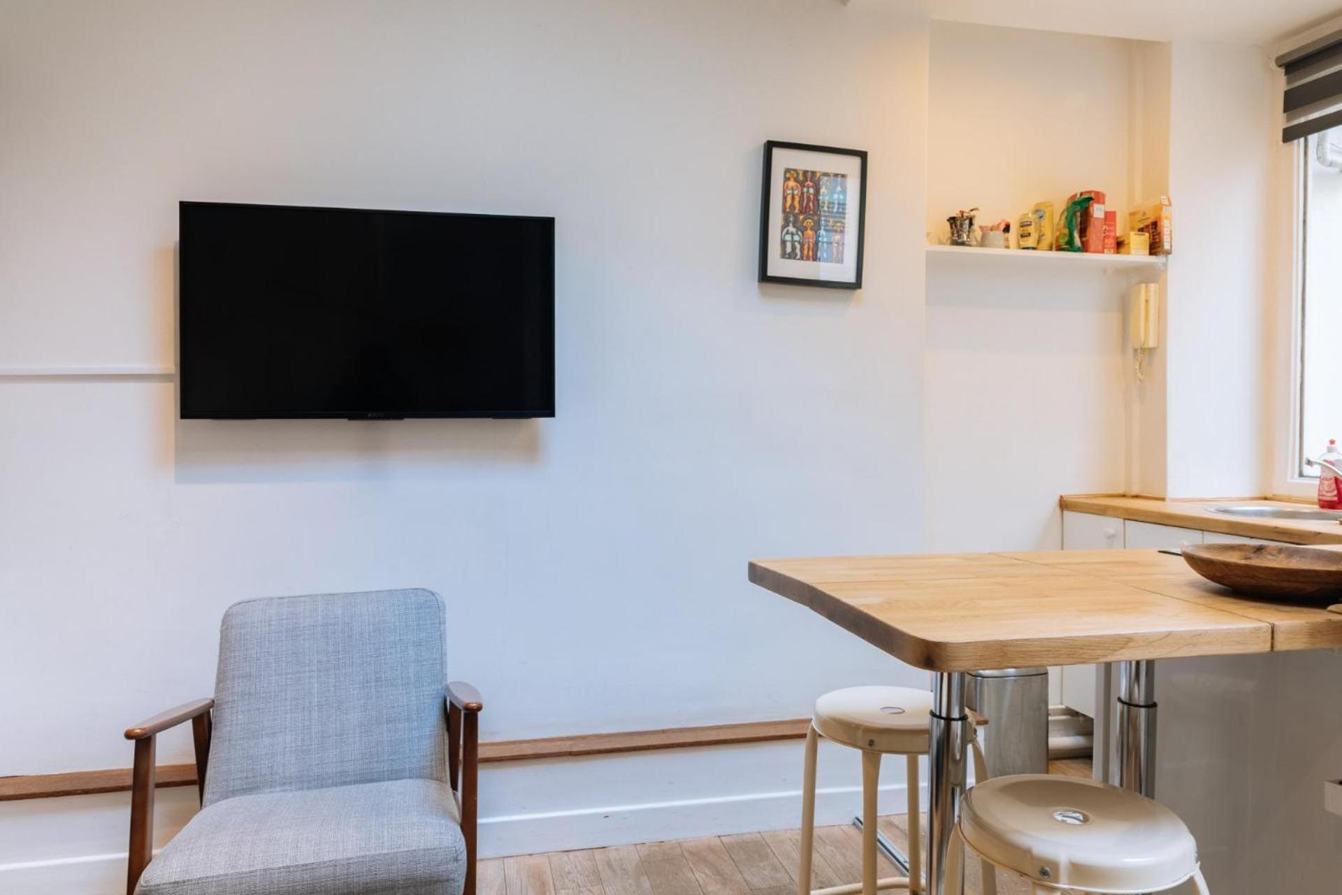 Modern 1 Bedroom Near Eiffel Tower