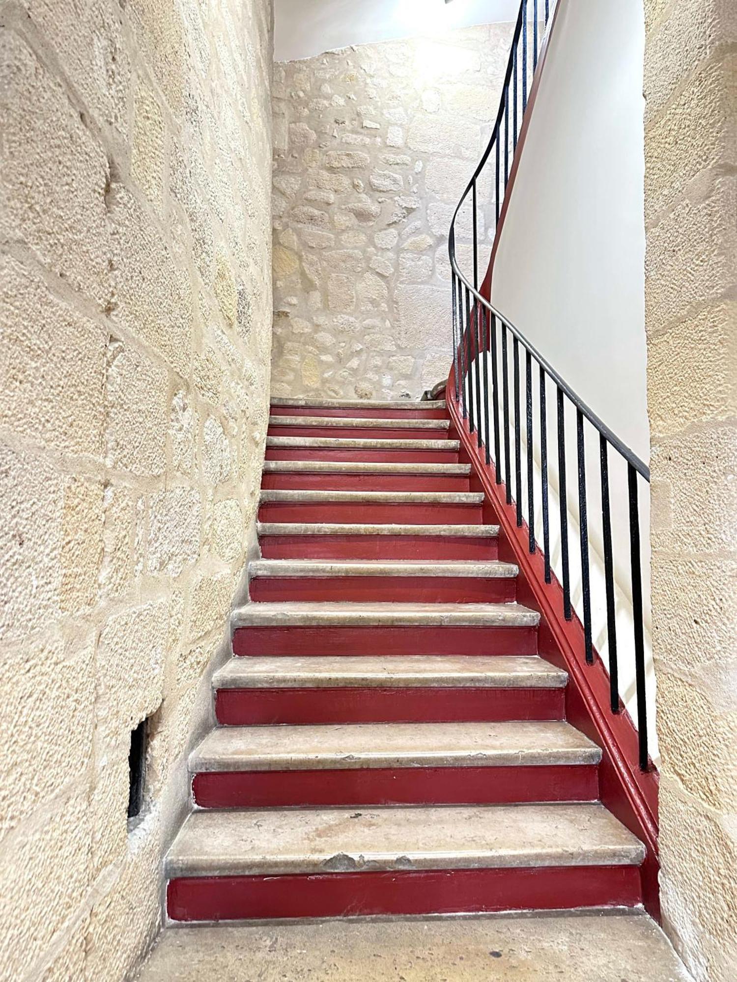 Stylish Steps From Le Marais
