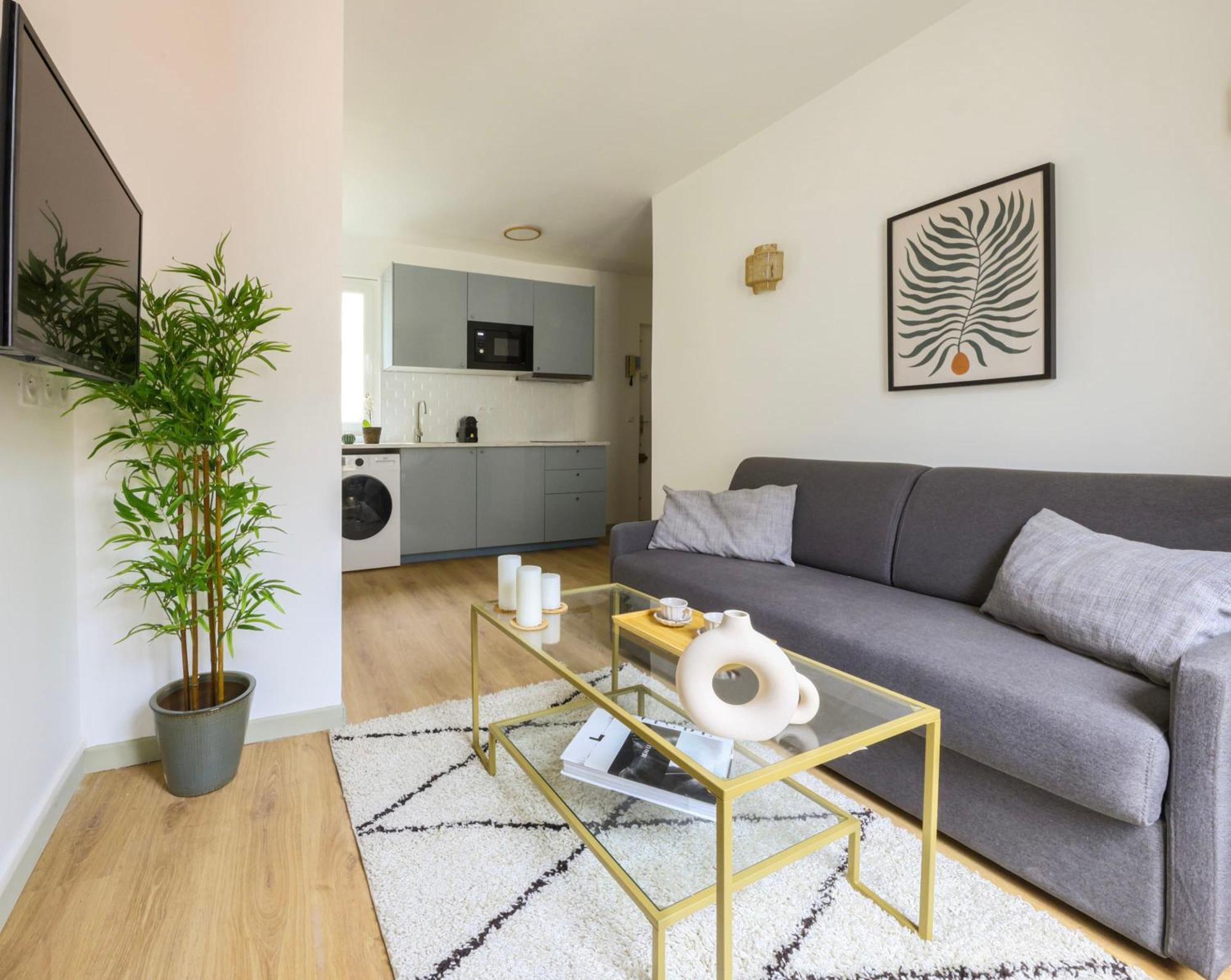 Apartment Comfortable Retreat Near Parc Monceau Paris