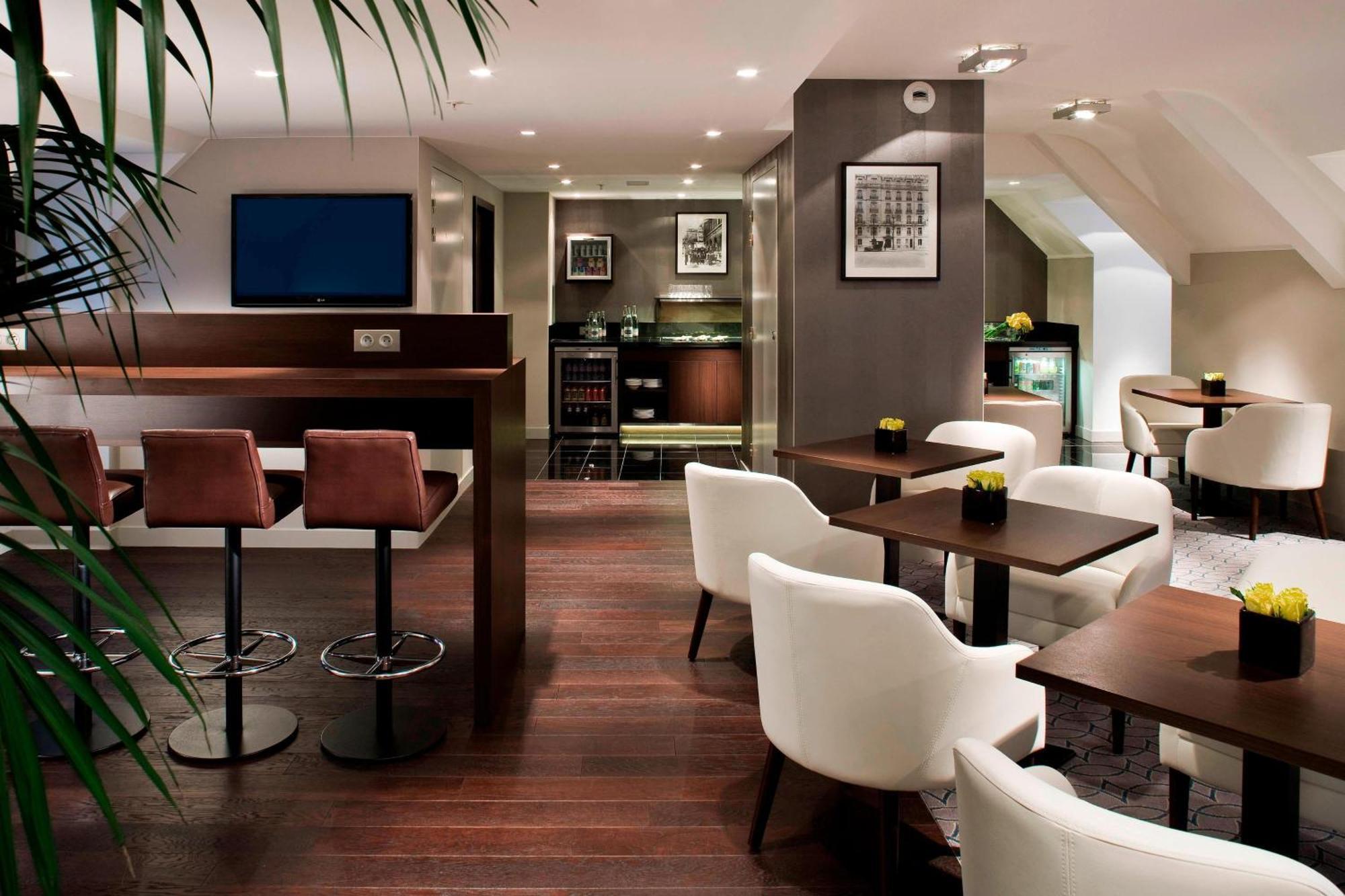 Marriott Opera Ambassador Hotel 4*