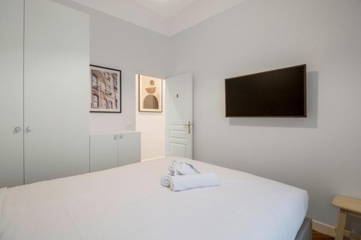 Mobility Lease - La Fayette - 8 People Parigi