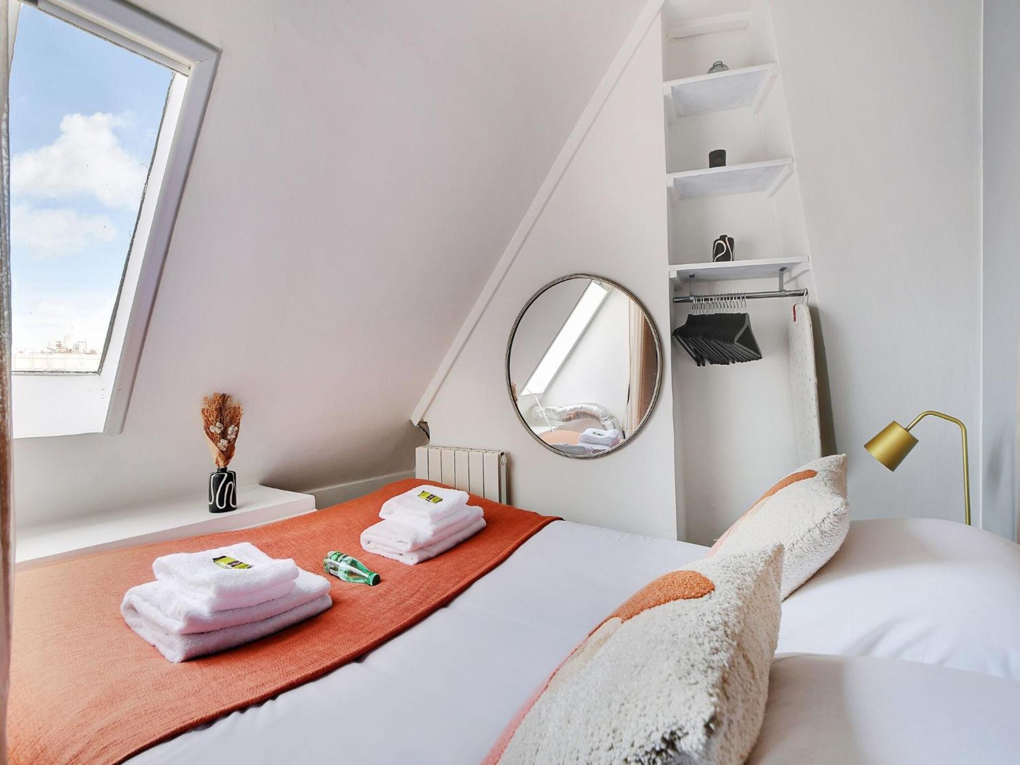 Modern - Arc De Triomphe - Mobility Lease Parigi