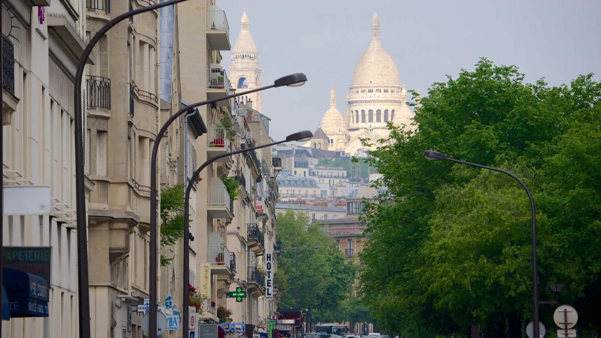 Chic And Spacious Flat In Montmartre Appartamento Parigi