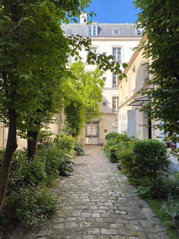 Quiet In Center Appartamento Parigi