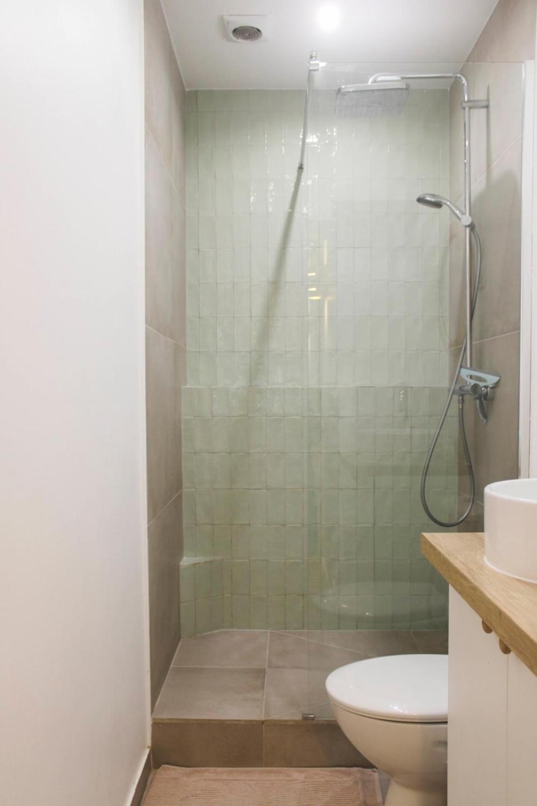 Charming In The Heart Of The 18th Appartamento Parigi