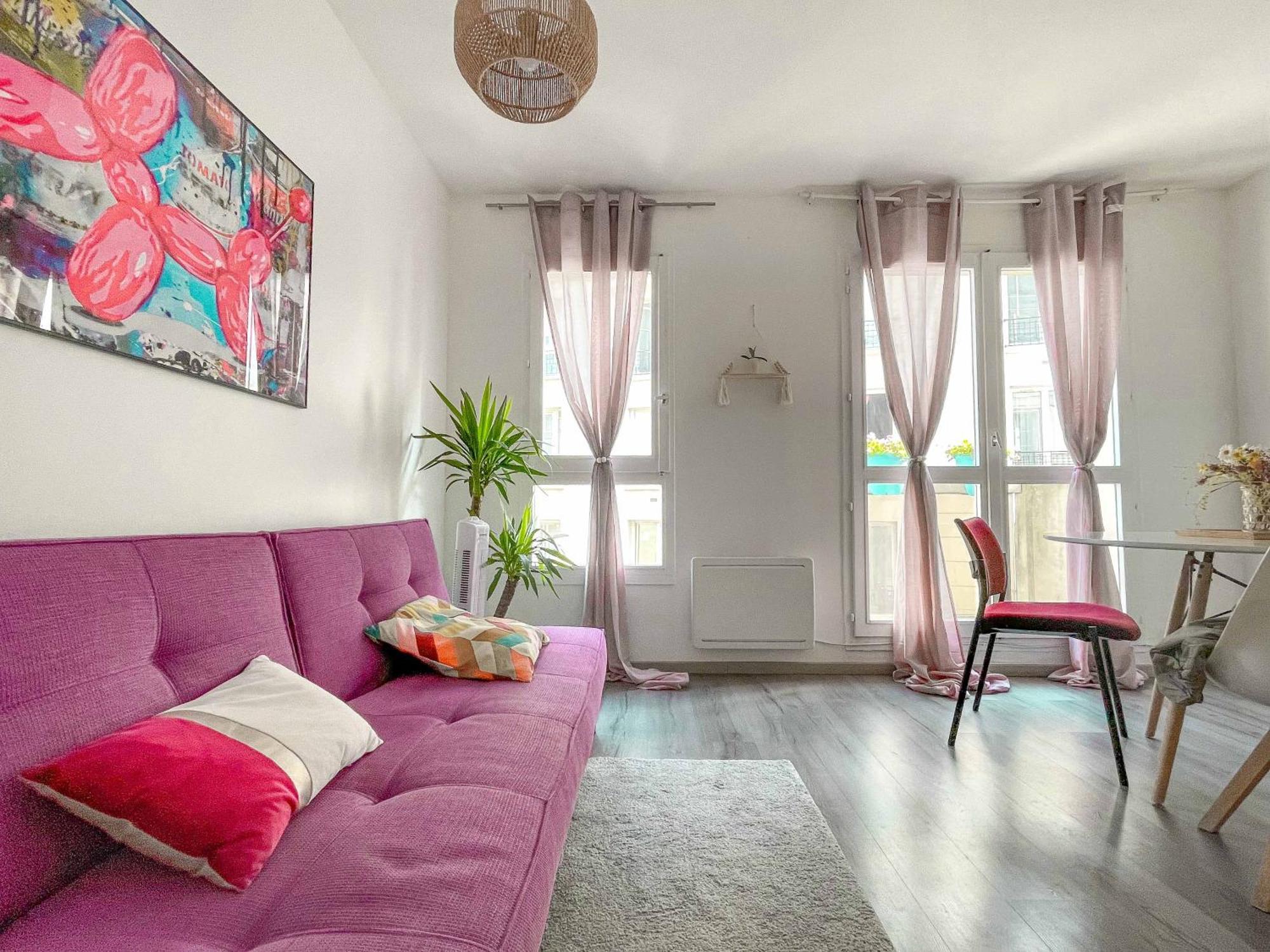 Le Pinky Bird - 19 Apartment *
