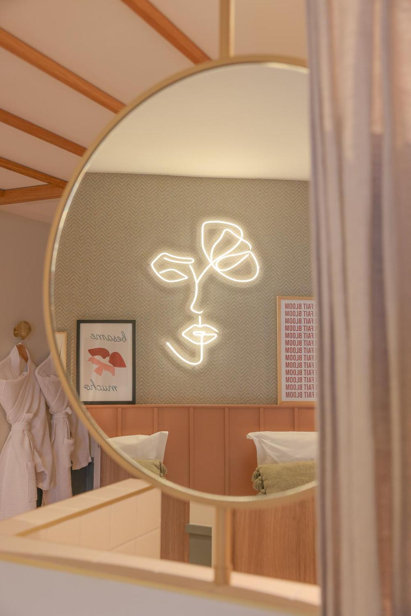 Bloom House & 4* Paris