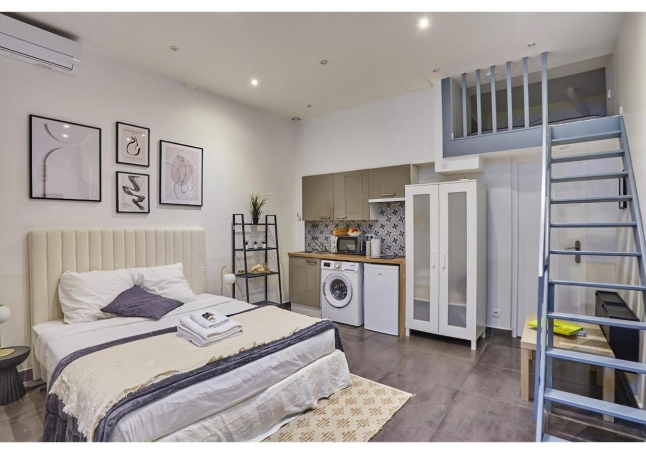 Center Of Montmartre By Prestige Paris