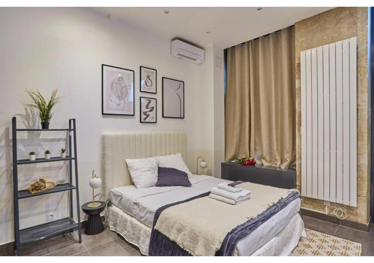 Apartment Center Of Montmartre By Prestige Paris
