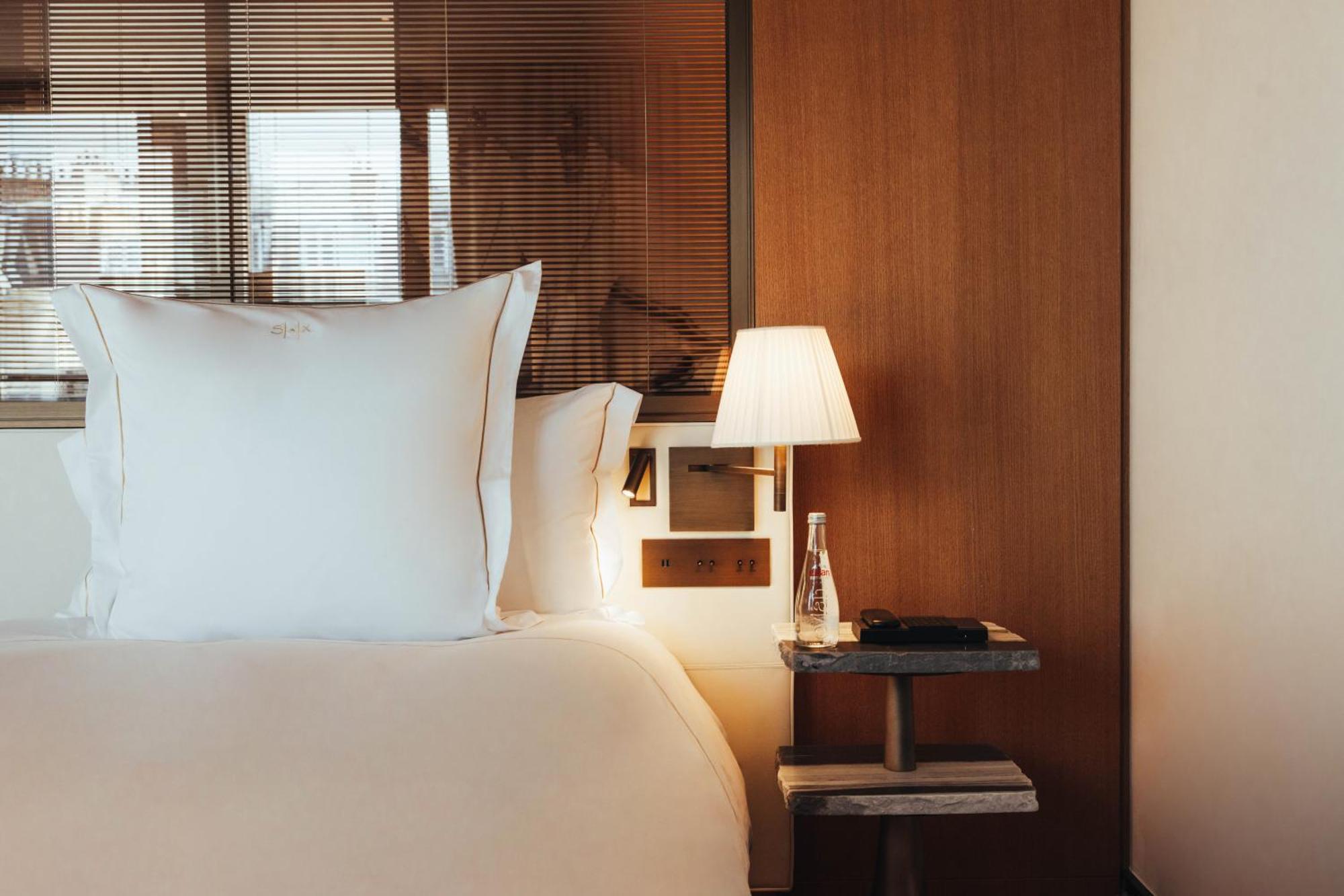 Sax Paris, Lxr & Hotel